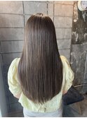 オリーブベージュ