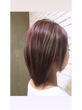 エイル(EIIR) 個性派ピンク系