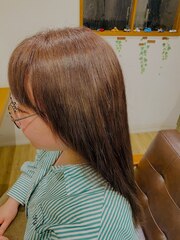 傷んだしまった金髪ヘアを大人っぽいナチュラルヘアに♪