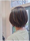 伸ばしかけ外ハネショート
