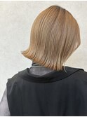 切りっぱなしボブ×ブリーチ1回ミルクティーベージュ