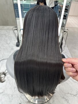 ロンドルーチェ 心斎橋(Lond luce) ダークアッシュ/ミディアムレイヤーカット［髪質改善/縮毛矯正］