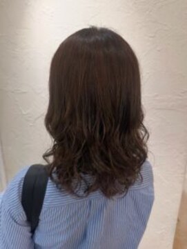 グラマラス GLAMOROUS 【渡辺まとい】オリーブブラウン×ナチュラルパーマ　２０代