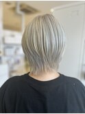 ホワイト