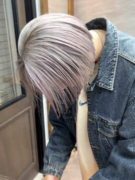 ソー(so.) グレージュ×ピンクハイライト/切りっぱなしボブ/ミニボブ/横浜