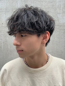 フィフス(fifth) ツイストパーマ　マッシュウルフ　サイドグラデーション