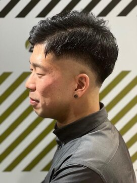 バーバーバー 四谷(BARBER-BAR) 大人のフェードスタイル