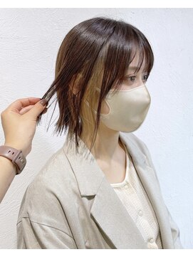 レクタ(recta) 外ハネボブ ストレートヘア インナーカラーベージュ