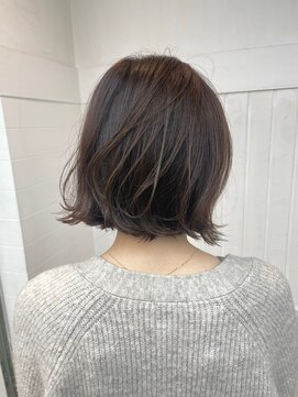 ナンバー アンフィール 渋谷(N° anfeel) レイヤーワンレンボブグレーベージュアッシュ前髪パーマ渋谷