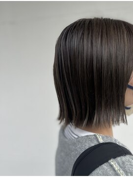 アヤ Aya 切りっぱなしボブ