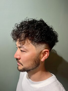 スタンドバーバー 柏(STAND BARBER) スペインカール/スパイキーショート/ブルーブラック/