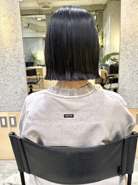 コモン(common) 切りっぱなしボブ