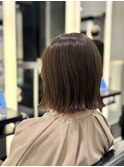 上品にまとまるストレートボブ　藤本麻衣