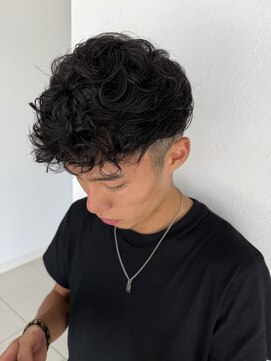 アウラ(AURA) スペインカール波巻きパーマメンズカットメンズパーマ