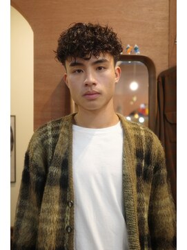 エディ(Edy) メンズスペインカールメンズパーマ刈り上げ外国人風眉毛カット