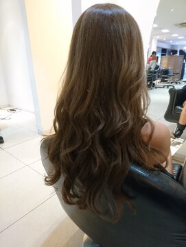 アミーバイオアシス(Amie by oasis) オトナ女性にオススメ♪上品カールスタイル 3