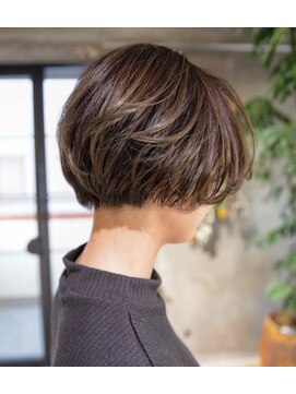 ニイ(nii.) nii.似合わせカット×ショートマッシュボブ