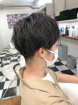 ヘッズ 本八幡店(HEADS) MEN'S HAIR  センターパート　ツイストスパイラル　コンマヘア