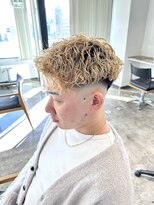 ザ オーダー(THE ORDER)&nbsp;ブリーチパーマツイストスパイラルパーマミドルスキンフェード