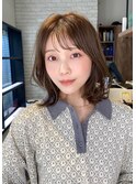 レイヤーボブ/くびれボブ/外ハネボブ/前髪あり/オリーブベージュ