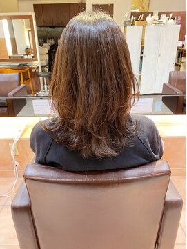 ネオリーブソラ 相模大野店(Neolive sola) ミディアムレイヤー 切りっぱなし