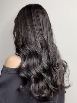 ゼウス(Zeus.) 海外ヘアーハッシュカットレイヤーカットハイライトカラー