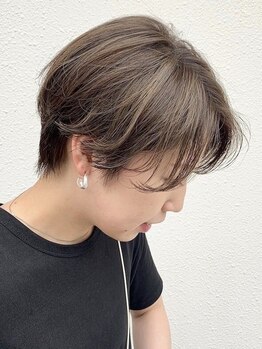 ティピ(tipi)の写真/【香椎/千早】白髪を隠さず「活かす」大人デザイン。立体感ハイライトで肌まで綺麗に魅せる艶感を。