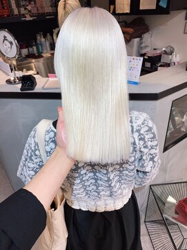 ペレ 原宿(PELE) ダブルカラー/ケアブリーチ/羽エクステ/原宿