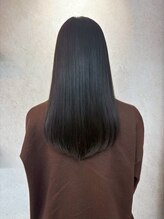 - CLALA髪質改善トリートメント -　パサつきを抑え、艶とコシのある潤い髪へ