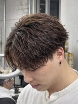 オーバル ジングウマエ(OVARL jingumae)&nbsp;縦落ちツイストスパイラルセンターパート