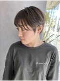 オリーブベージュショートヘアー