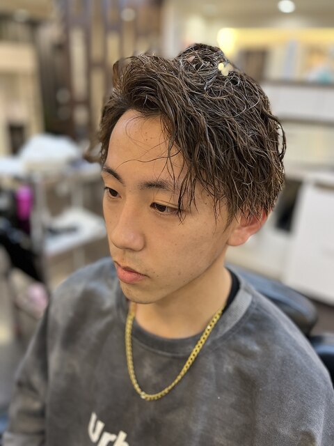 ヘアスタイル楽しんでみよう。