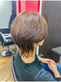 ウルフスタイル／ベージュカラー／ショートボブ／レイヤーカット