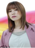 顔まわりレイヤーカットの大人ミディアム　恵比寿