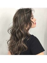 ウル(ulu)&nbsp;ハイライト　名東区　レイヤーカット　透明感カラー　白髪染め