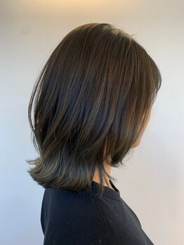 周りと差が付く、外国人風のハイライトデザインカラー☆透明感溢れる外国人風カラーで魅力を引き出します♪