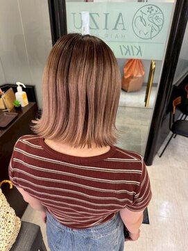 アイズ 本厚木(AIZU) 切りっぱなしボブ ミルクティーベージュ