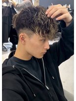 メンズサロン キング 心斎橋店(Men’s salon K!ng)&nbsp;フェザーショートアップバングセンターパートメンズハイライト
