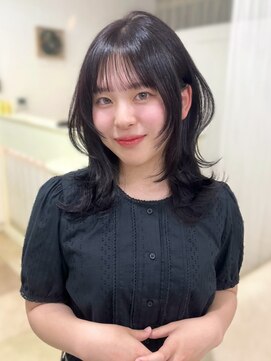 ルフェリ(Lufeli) 【Lufeli】いとうりお　ハッシュカット/フェイスレイヤー/20代