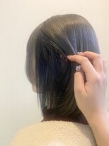 アリエル セバスチャン&nbsp;シルバー×ブルーブラックインナーカラー