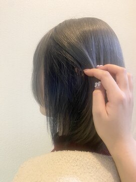 アリエル セバスチャン シルバー×ブルーブラックインナーカラー