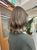 リアン(Lien) ダブルカラー/アッシュベージュ/ミディアムレイヤー