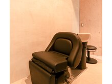 グロウベース 馬込 荏原町(Glow Base)の雰囲気(天井までの仕切りに守られた静穏な中で安らげるシャンプー時間を)