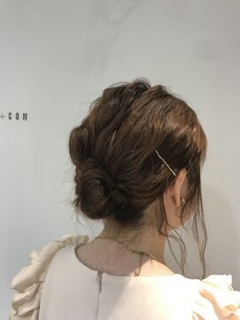 コム(com by neolive) ゆるヘアアレンジ★★
