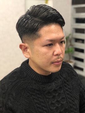 サニーズ バーバー(Sunny's barber) 七三パートバーバーフェードスタイル