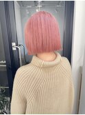 ピンクカラー　ペールピンク　切りっぱなしボブ