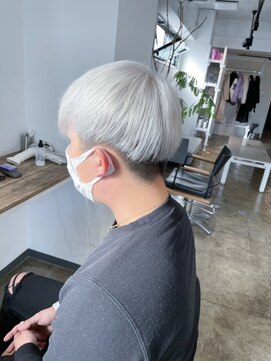 ザ オーダー(THE ORDER) メンズホワイトシルバーカラー/ケアブリーチ/刈り上げ/ツーブロ