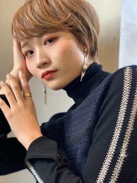 メイカ(MEIKA) ”ブラウンベージュ×マッシュショート”　なかもと はな