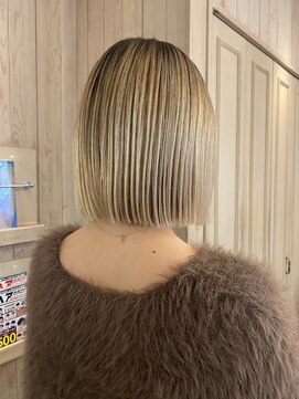 エイミーバイアフロート(amie  by afloat) 切りっぱなしボブ