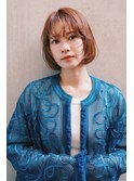 イメチェンホワイトブロンド外ハネボブ美髪ワイドバング